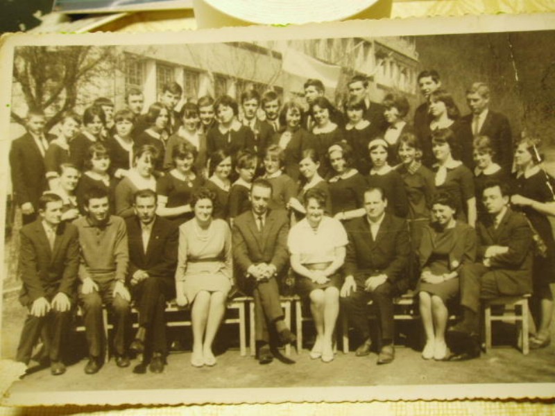 4b 1966