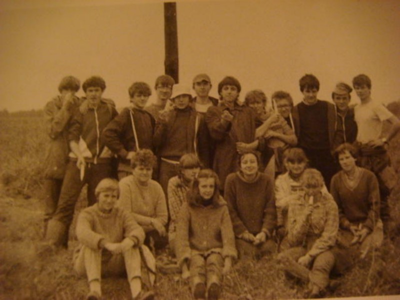 1989 r. 4b