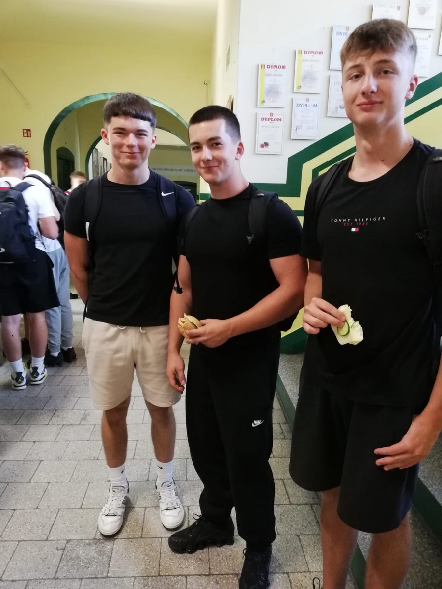 wsp&oacute;lne śniadanie
