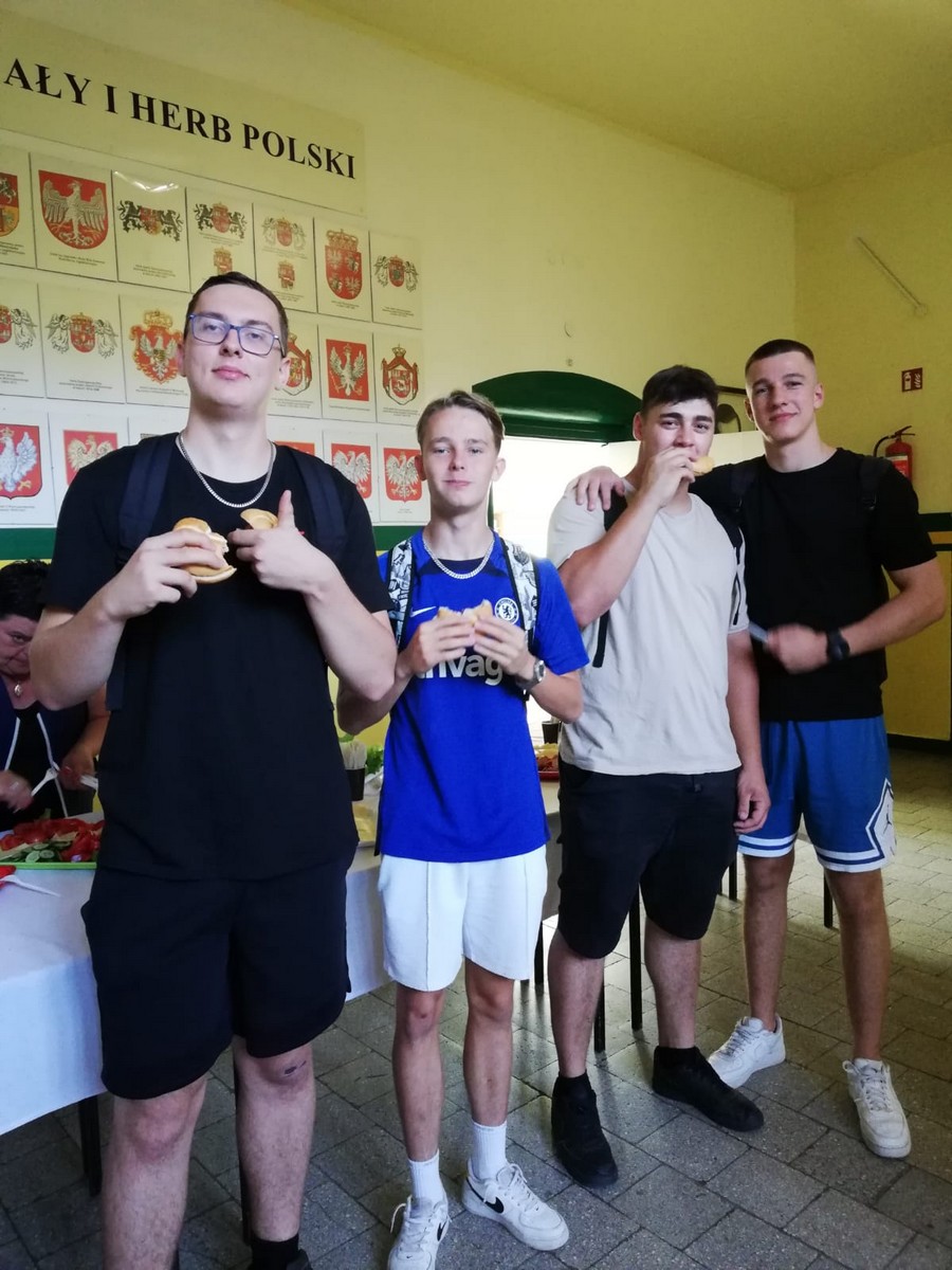 wsp&oacute;lne śniadanie