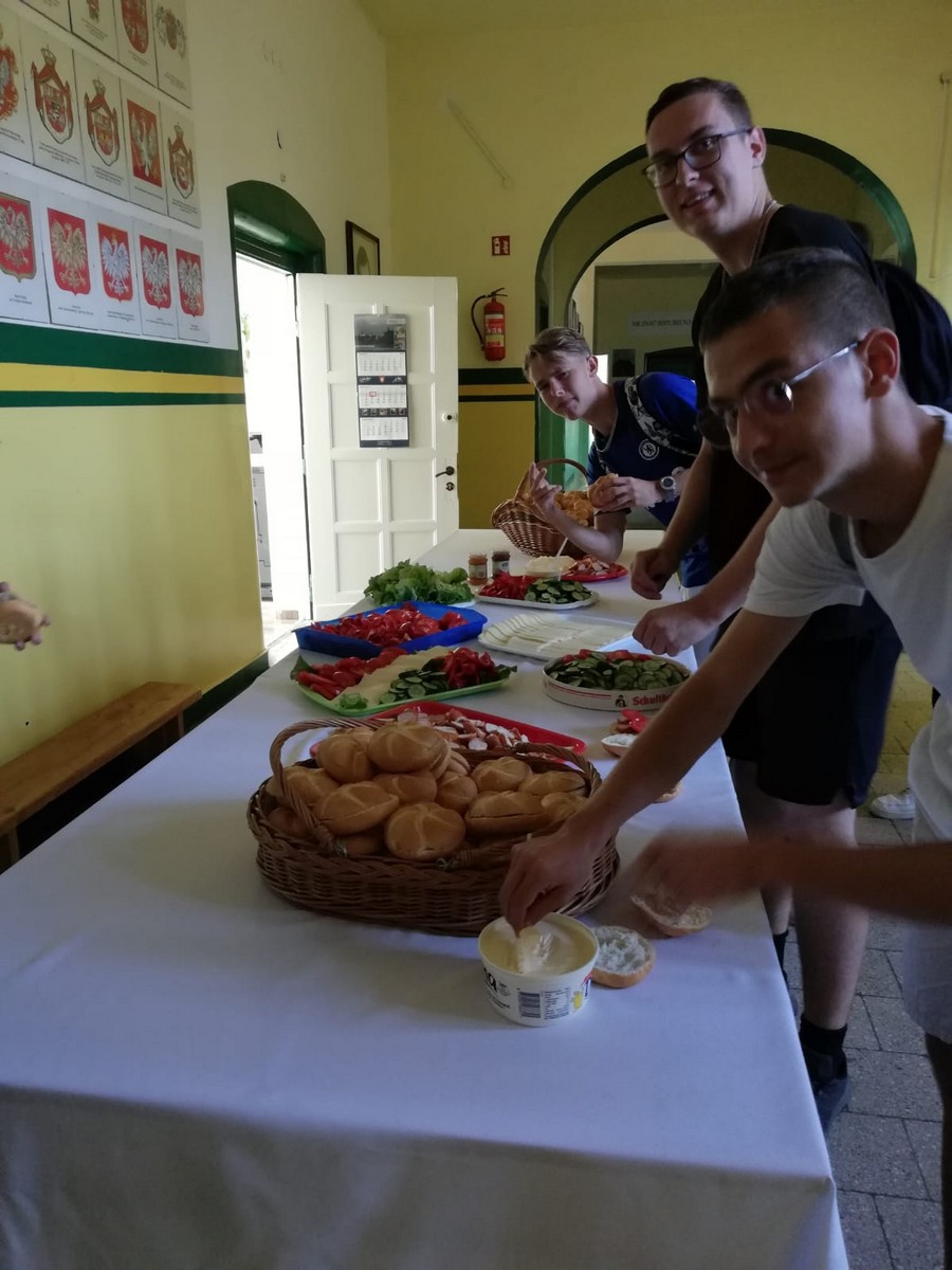 wsp&oacute;lne śniadanie