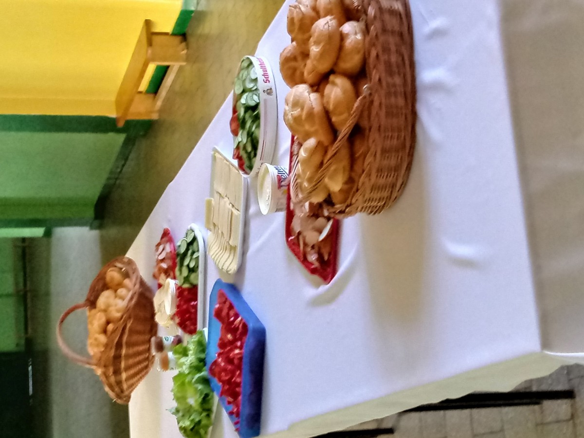 wsp&oacute;lne śniadanie